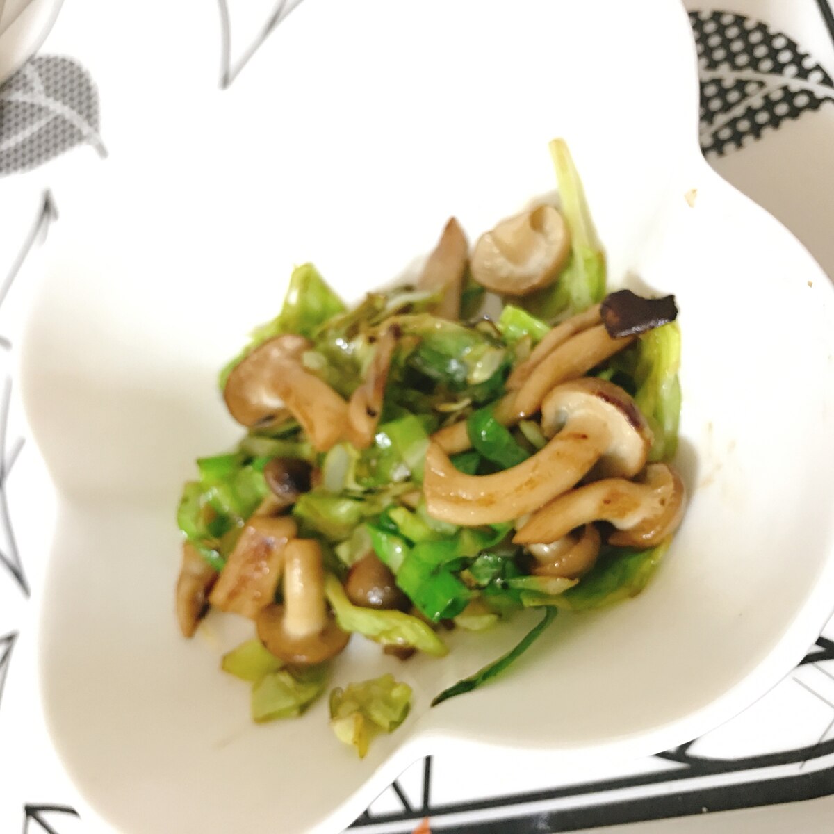 幼児向け しめじとキャベツの炒め物 レシピ 作り方 By Cooking Mama0419 楽天レシピ 幼児向け しめじとキャベツの炒め物 レシピ 作り方 By Cooking Mama0419 楽天レシピ